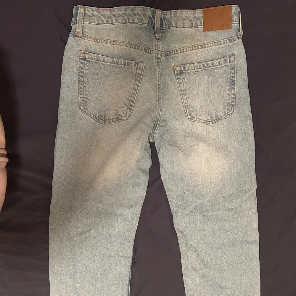 Low Rise Baggy Jeans - Picture 2 of 6
